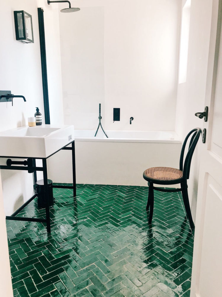 50 Beautiful Bathroom Tile Ideas Small Bathroom Ensuite Floor Tile Designs